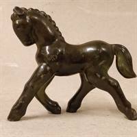 grøn metal hest gammel skulptur